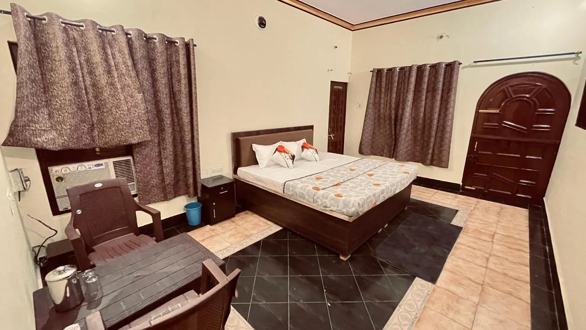 Tridev Inn Varanasi Homestay